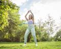 Symbolbild: Christin Klose/dpa
Die Volkshochschule Nabburg bietet in diesem Semester ein Schnupper-Angebot für Hula-Hoop an.