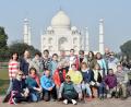 Bild: Theresia Otterbein
Natürlich gehörte auch ein Besuch des berühmten Taj Mahal zur Indien-Reise der beiden Pfarrverbände. Organisiert wurde sie von Pater Praveen (Zweiter von rechts).