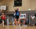 Bild: Dieter Jäschke
Jennifer Hermann (Mitte) will mit ihren Teamkolleginnen von der HSG Weiden die BOL-Tabellenspitze verteidigen.