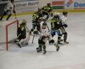 Archivbild: Brückmann
Auf die Defensive des ERSC Amberg um Goalie Timon Bätge (links)wird am Freitag in der Partie bei Meister TSV Erding viel Arbeit zukommen.