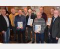 Bild: bö
Langjährige Mitglieder zeichnet der Männergesangverein Schmidmühlen aus (von links): Zweiter Bürgermeister Martin Bauer, Paul Böhm, Karl Bauer, Josef Popp, Josef Metz, Manfred Rudolf, Karl Fochtner, Michael Eckmeder und Vorsitzender Ernst Lesser.