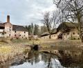 Bild: Gabi Schönberger
"Wenn die wirtschaftlichen Rahmenbedingungen passen", wollen die Eigentümer das Areal rund um Schloss Röthenbach einer Nutzung zuführen. Noch weiß aber keiner, wann das sein könnte.