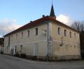 Archivbild: ak
Im Herbst vergangenen Jahres haben 20 Personen aus Georgien die zur Familienunterkunft umgebaute ehemalige Gaststätte King’s Inn in Kirchenlaibach bezogen. Fast alle haben mittlerweile den Abschiebebescheid erhalten.