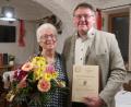 Bild: rha
Zum 85. Geburtstag von Waltraud Hammer überbringt Bürgermeister Hans-Martin Schertl die Glückwünsche der Stadt Vilseck.
