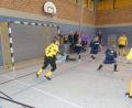 Bild: rn
Nicht nur beim Spiel der Junioren St. Laurentius Eschenbach gegen St. Elisabeth/Maria Waldrast Weiden sind (von links) Bürgermeister Marcus Gradl, Nadine Zettel, Postoralreferent Alfred Kick und Pfarrer Ernstberger interessierte Zuschauer.