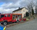 Bild: Feuerwehr Oberwildenau
Die Feuerwehren Neudorf und Oberwildenau rückten am Montag mit 18 Einsatzkräften zu einem Wohnungsbrand in Oberwildenau aus.