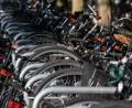 Symbolbild: Swen Pförtner/dpa
Im Juni 2022 hat eine "Phantomfirma" 800 Fahrräder im Wert von mehr als 1,6 Millionen Euro gestohlen. Opfer der Betrugsmasche war ein Oberpfälzer Fahrradhersteller.