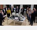 Bild: le
Bei der Ausstellung „Eine Zeitreise durch 130 Jahre Raiffeisenbank Floß“ machen die geladenen Gäste und Besucher einen Ausflug in die Vergangenheit.