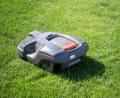 Symbolbild: Sebastian Gollnow/dpa
Ein Unbekannter hat mehrere Rasenmähroboter aus einem geparkten Sattelzug in Wernberg-Köblitz geklaut.