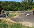 Bild: Schneestern/exb
So könnte der Pumptrack, der unterhalb des Freibads Windischeschenbach entstehen soll, einmal aussehen.