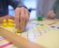 Symbolbild: Sebastian Gollnow/dpa
Auch Spiele wie "Mensch ärgere Dich nicht" können das Gedächtnis fit halten.