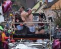 Bild: bö
Die Rocky Horror Picture Show beim Sonntagsbad auf dem Weg über die Dorfavenue.