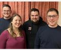 Bild: Feuerwehr Ahornberg/exb
Andreas Schlicht und Annemarie Brunner (rechts, Zweite von links) übergaben das Amt der Jugendwarte bei der Jugendfeuerwehr Ahornberg an Maximilian Horn und Stefan Popp (von links).