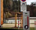 Bild: ds
Dieser E-Ladesäule in Etzelwang fehlt noch der Stromanschluss.