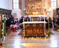 Bild: do
"!Den Fröhlichen hilft Gott", versicherte Stadtpfarrer Johannes Bosco am Sonntag in einer Faschingspredigt voller Geist und Witz