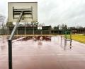 Bild: Gabi Schönberger
Der Allwetterplatz am Gymnasium Neustadt/WN soll einer neuen Zweifachturnhalle weichen. Die wird notwendig, weil vor allem die Lobkowitz-Realschule guten Zulauf hat. Unterhalb hat der Landkreis erst vor kurzem die Dreifachturnhalle des Gymnasiums generalsaniert.