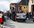 Bild: Hösamer
Pfreimd rockt mal wieder, und viele Gäste am Straßenrand feiern mit.