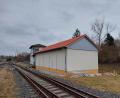 Bild: Deutsche Bahn/exb
Das neue Stellwerkgebäude in Pechbrunn ist fertig.
