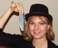 Bild: e
Ehre wem Ehre gebührt: Der erste Fisch gehört beim Fischzug in Kümmersbruck der Präsidentin, Denise Forster.