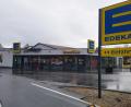 Bild: wb
Ende Februar verabschiedet sich Einzelhändler und Marktleiter Rüdiger Summerer in den Vorruhestand. Sein Edeka-Markt in Erbendorf wechselt dann den Besitzer.
