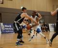 Bild: Dieter Jäschke
TB-Topscorer Chris Hill in Aktion im Spiel gegen die Dukes Dingolfing: Vor drei Wochen stürzten die Weidener Bayernliga-Basketballer den damaligen Tabellenführer. Nun sollen auch die Longhorns Herzogenaurach in Weiden den Kürzeren ziehen.