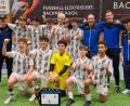 Bild: Baldauf/exb
So jubeln Sieger: In der laufenden Hallensaison haben die C-Junioren der SpVgg SV Weiden acht von elf Turniere gewonnen. Am Samstag geht es für die Truppe von Trainer Sebastian Baldauf (links) zur "Bayerischen" im Futsal.