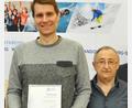 Bild: Allacher/exb
Alwin Prainer vom TSV Schwandorf (links) bekommt den Ehrenamtspreis des Bayerischen Landessportverbandes. Sein Vereinskamerad Gisbert Götz (rechts) hält die Laudatio.