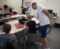Bild: Kreisjugendring Tirschenreuth/exb
Im "B20 Meetingroom" bietet der Kreisjugendring Tirschenreuth regelmäßig Kurse an. Hier üben sich Jugendliche mit Lego-Mindstorms-Robotern.