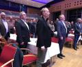 Bild: mma
Zum Singen der Bayern- und Deutschlandhymne erhoben sich beim Politischen Aschermittwoch der CSU in Amberg alle von den Plätzen.