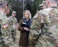 Bild: 2nd Lt. Jarvis Mace
Christine Wormuth am Donnerstag im Grafenwöhr. Als U.S. Secretary of the Army ist Wormuth die höchste Pentagon-Beamtin, wenn es um die Belange des US-Heeres geht.
