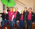 Bild: tra
Der Festausschuss des Wolfsbacher Schützenvereins mit Tamara Reichert, Andreas Graf, Schützenmeister Heiner Graf, Brigitte Graf, Marco Maier und Georg Dotzler (von links) bittet Bürgermeister Hans Ram (Dritter von links). die Schirmherrschaft für das Jubiläumsfest zu übernehmen.
