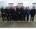 Bild: adj
Der neue Vorstand der Feuerwehr Lanz mit (Dritter von links) dem wiedergewählten Vereinsvorsitzenden Markus Ludwig, dem neuen Kommandanten Daniel Ludwig (Fünfter von links) sowie dem scheidenden Kommandanten Gerd Kraus (Vierter von rechts).