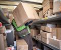 Symbolbild: Sina Schuldt/dpa
Ein Postbote steht im Verdacht, in den vergangenen Monaten mehrere Pakete gestohlen zu haben.