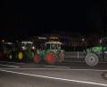 Bild: rw
Die Landwirte hatten mit ihren Traktoren die Erbendorfer Stadthalle eingekreist.