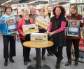 Bild: Schinner/OTH Amberg-Weiden/exb
Bei der Aktion machen sie gemeinsame Sache (von links): Christina Michel (Leiterin OTH-Bibliothek Amberg), Bettina Weisheit (Leiterin Stadtbibliothek Amberg), Christoph Brechler (Umweltmanager OTH), Stefanie Hassmann (Regionalbibliothek Weiden), Markus Lommer (Hochschulseelsorger OTH), Irmgard Puschnigg (Umweltbeauftragte OTH-Bibliothek) und Lena Fischer (Leiterin OTH-Bibliothek Weiden)