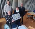 Bild: Franz Ziegelmeier/exb
Der Krankenpflegeverein Fensterbach spendet 800 Euro an die Caritassozialstation Nabburg.
