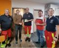 Bild: lei
Die Vertreter der Königsteiner First Responder freuten sich über die 500-Euro-Spende der Dorfgemeinschaft Hannesreuth.
