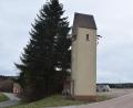 Bild: bnr
Die Trafostation am Hutackerweg in Guteneck wird abgebrochen und durch eine neue Kompaktanlage ersetzt. Damit soll eine größere Netzstabilität erreicht werden.
