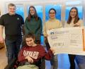Bild: KLJB Leonberg/exb
Einen Scheck übergab die KLJB Leonberg an den Verein Happynest. Im Bild (stehend, von links) Thomas Weiß, Eva Wuttke, Anna Dill und Christina Dittmann sowie (vorne) Marie Wuttke.