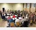 Bild: Joseph Ferstl/exb
Von verschiedenen Kapellen aus der Oberpfalz kommen Teilnehmer zum Workshop. Darüber freuen sich Bezirksdirigent Anton Lottner (Links) und Organisator Joseph Ferstl, zugleich Schwandorfs Musikbund-Kreisvorsitzender.