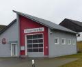Bild: sl
Das Gerätehaus ist 2013 eingeweiht worden. Der Dachstuhl muss noch ausgebaut werden, was in diesem Jahr ansteht.