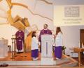 Bild: fvo
Pater Dominikus gibt bei bei der Vorstellung der Pfarrmission in der Pfarrkirche St. Sebastian in Waldthurn das umfangreiche Programm bekannt.
