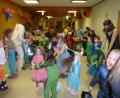 Bild: bk
Im vollen Sportheim geht die Post ab beim FC-Kinderfasching.