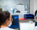 Bild: KNO
Ein Patient wird im Computertomographen untersucht. Damit solche und andere Maschinen immer auf dem neuesten Stand sind, haben die Kliniken Nordoberpfalz mit zwei Herstellern Verträge über eine Technologiepartnerschaft geschlossen.