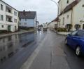 Bild: Houschka
In der Ortsdurchfahrt von Dürnsricht sollen beidseits der Staatsstraße
2151 sogenannte Fahrradstreifen entstehen.
