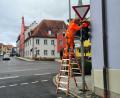 Bild: rw
Um die defekte Ampelanlage in Erbendorf musste sich das Staatliche Bauamt Amberg-Sulzbach Ende Januar kümmern. Nur ein paar Wochen später, regelt eine neue Anlage den Verkehr.