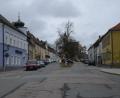Bild: bey
Am Beginn der Pleysteiner Marktplatzes soll nach der Sanierung ein Baumtor entstehen und als optische Abgrenzung dienen.