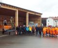Bild: e
Bürgermeister Roland Strehl (links) nimmt zusammen mit den Bauhofmitarbeiter die neue Unterstellhalle offiziell in Betrieb.