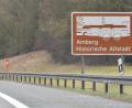 Bild: Petra Hartl
Tourismus-Werbung an der Autobahn: Amberg macht mit so einem Schild in der Nähe der A6-Ausfahrt Amberg-West auf seine "historische Altstadt" aufmerksam.