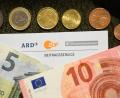 Bild: Nicolas Armer/dpa
Bisher kostet der Rundfunkbeitrag 18 Euro und 36 Cent. Das wird sich ändern.